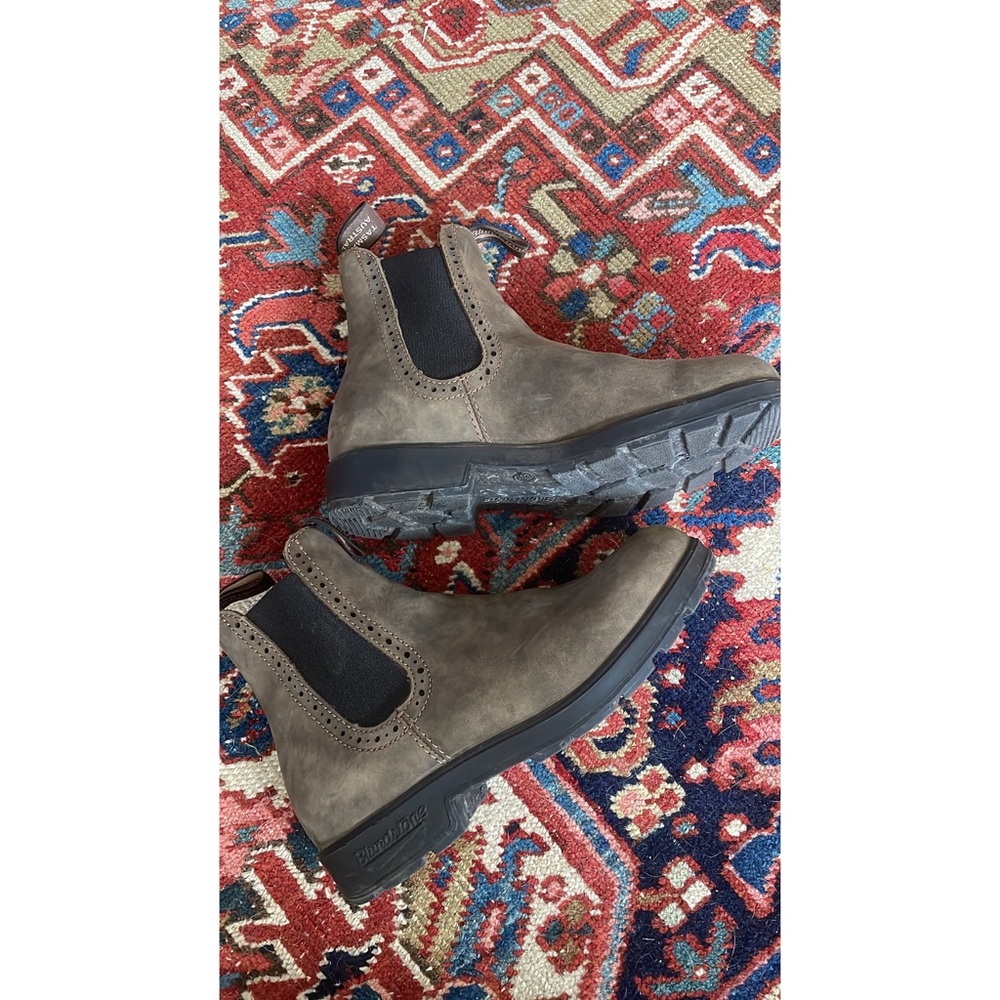 High top Blundstone Chelsea boots size US 8.5  women’s AUS 5.5 brown chestnut